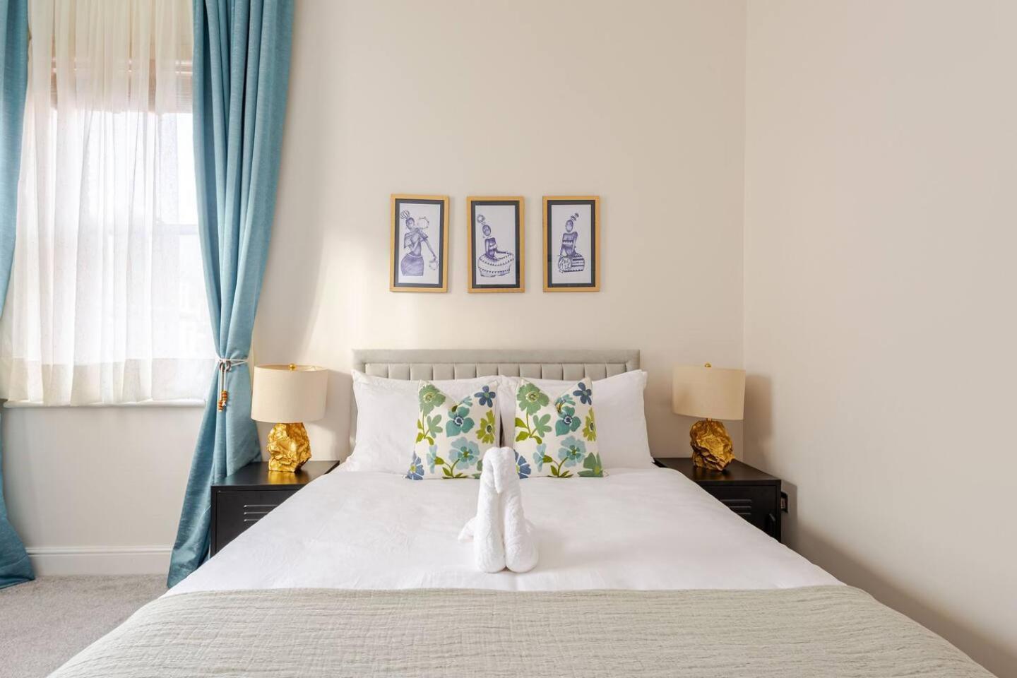 Stylish Flat In Central Location With Free Parking Swindon Exterior foto